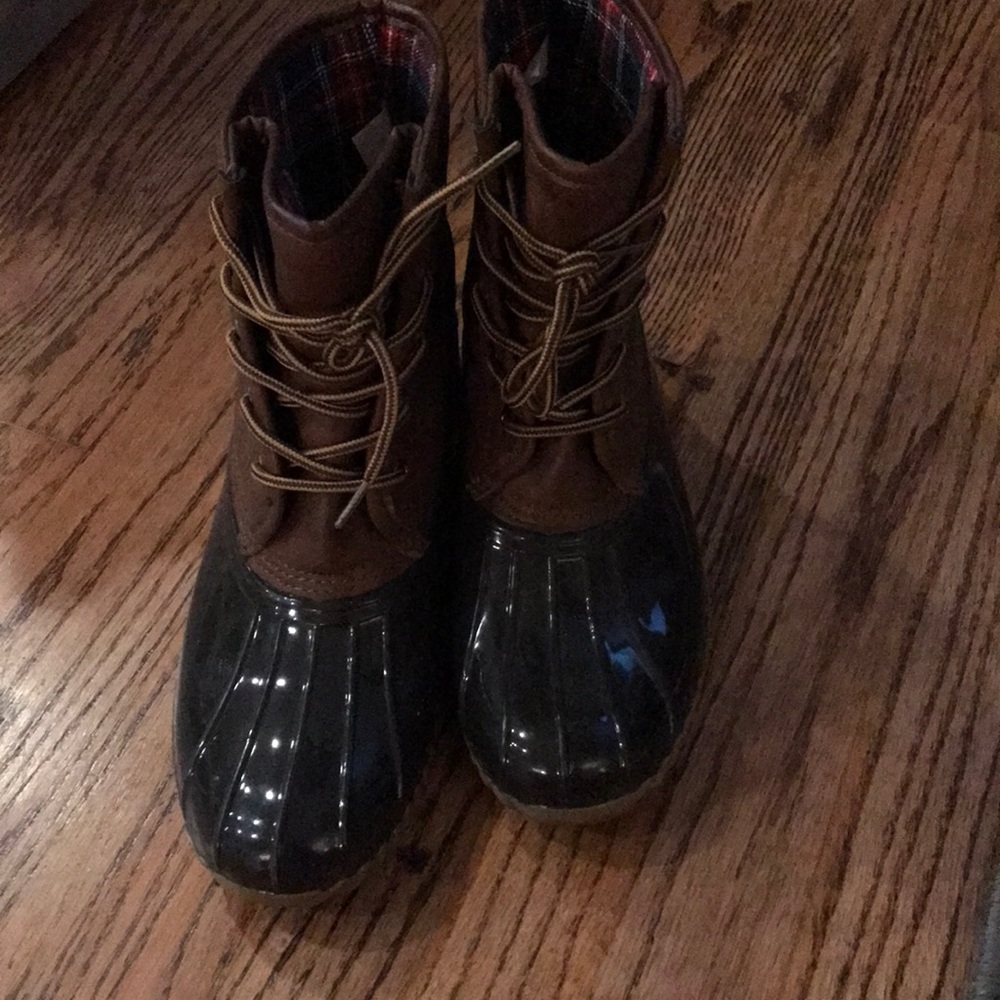 Duck boots